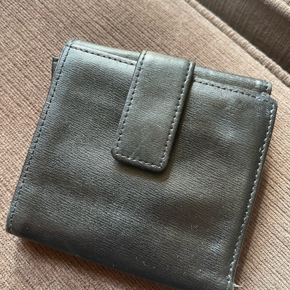 Longchamp women’s wallet - Picture 2 of 5